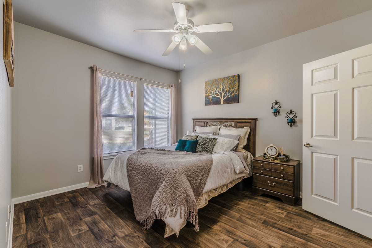 Photos and Video of Landings of Carrier Parkway Apartments in Grand